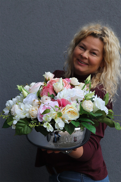 Maria Antonina Silver, kompozycja kwiatowa w naczyniu