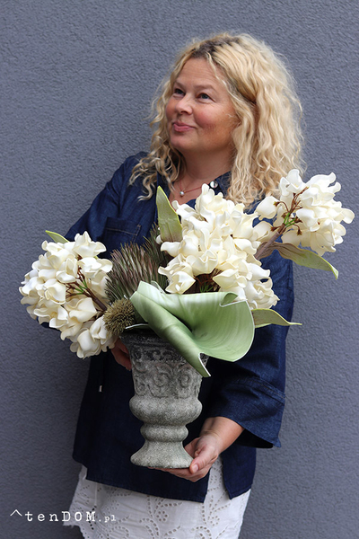 Hortensja Poetica, kompozycja kwiatowa w pucharze