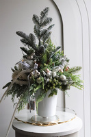 Biała Landia, realistyczna choinka świąteczna z przybraniem