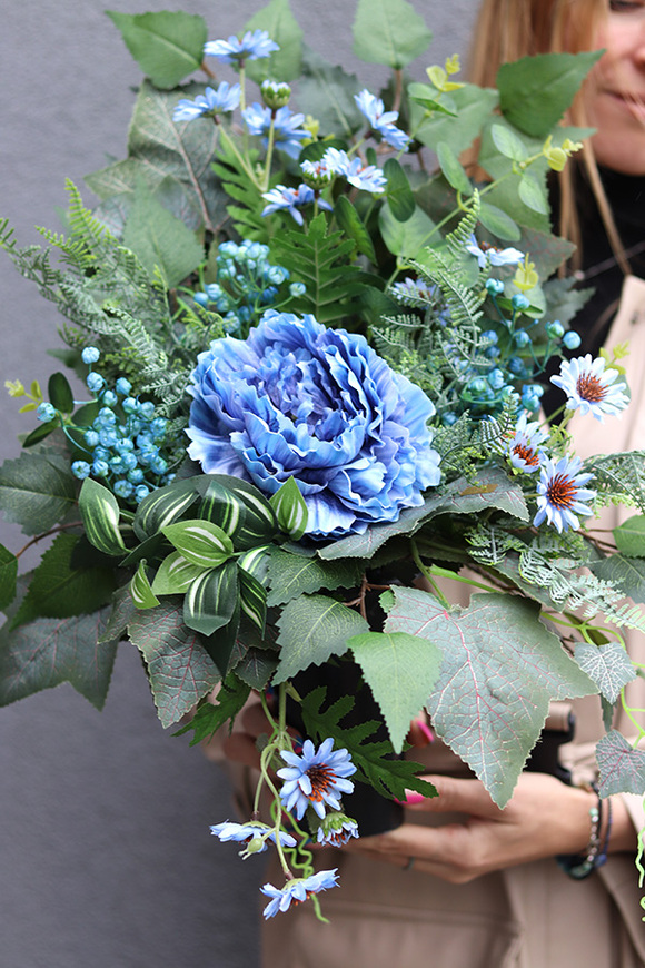 Bluesferia, bukiet nagrobny we wkładzie