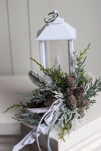 Mini Winter White, lampion nagrobny LED na kolumbarium