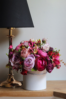 Amarantis, elegancki flowerbox z różowymi kwiatami