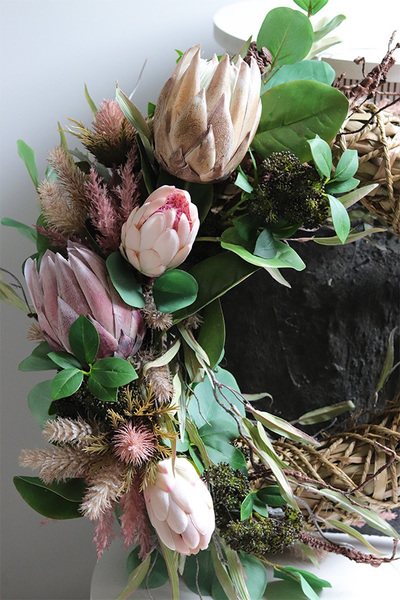 Tredera Volcan, wieniec nagrobny na ciężkiej tacy