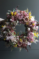 Merillana, wianek kwiatowy na drzwi z mimozą