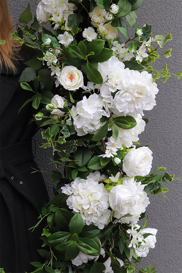 Biała Dama Big, dekoracyjna girlanda