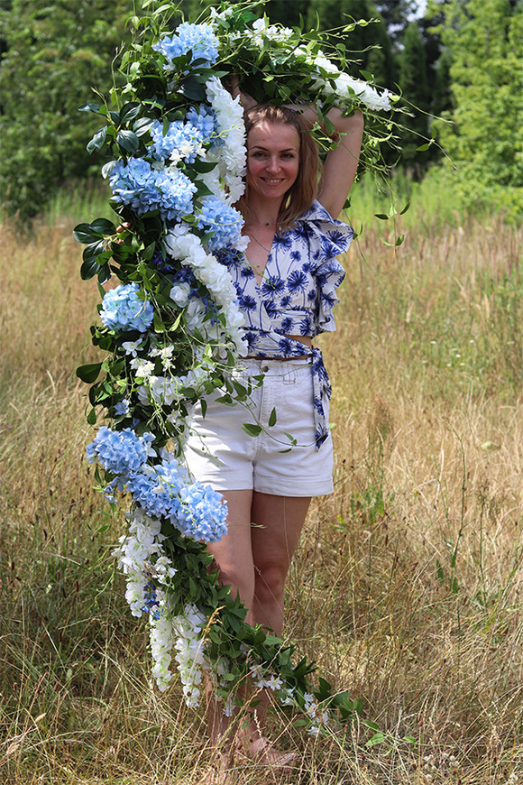 elegancka girlanda z białymi i niebieskimi kwiatami, Blue Romance