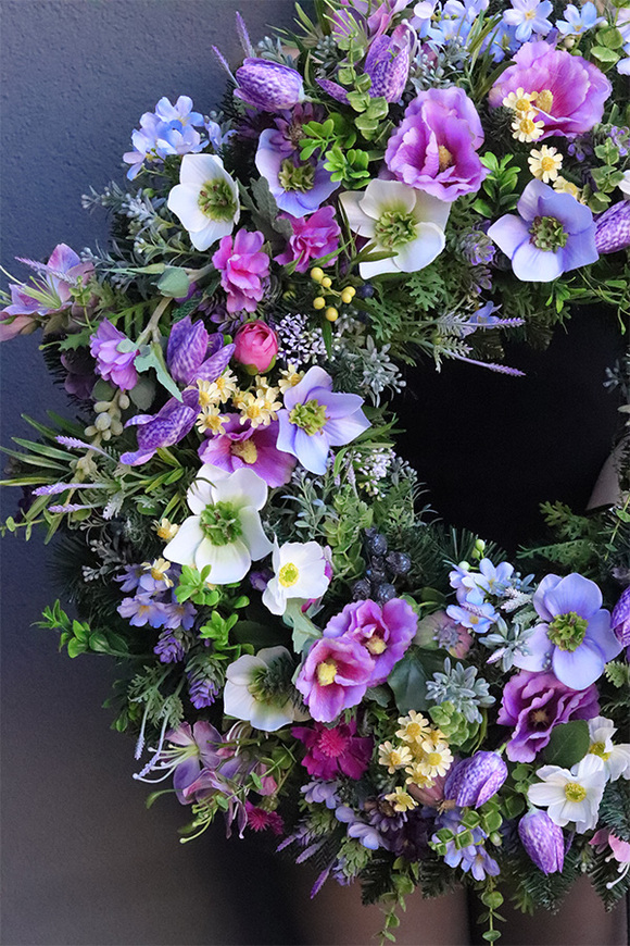 Fioletera, duży wianek na drzwi