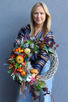 Jesienne Zbiory, asymetryczny wianek jesienny z dyniami