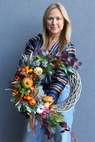 Jesienne Zbiory, asymetryczny wianek jesienny z dyniami