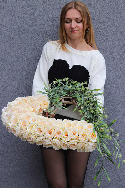 Willow Rose, wieniec nagrobny w kształcie serca