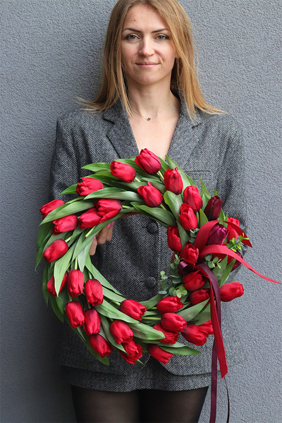Witaj Wiosno Red 2, wiosenny wianek z tulipanów