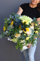 Eveline Silver, kompozycja kwiatowa w pucharze