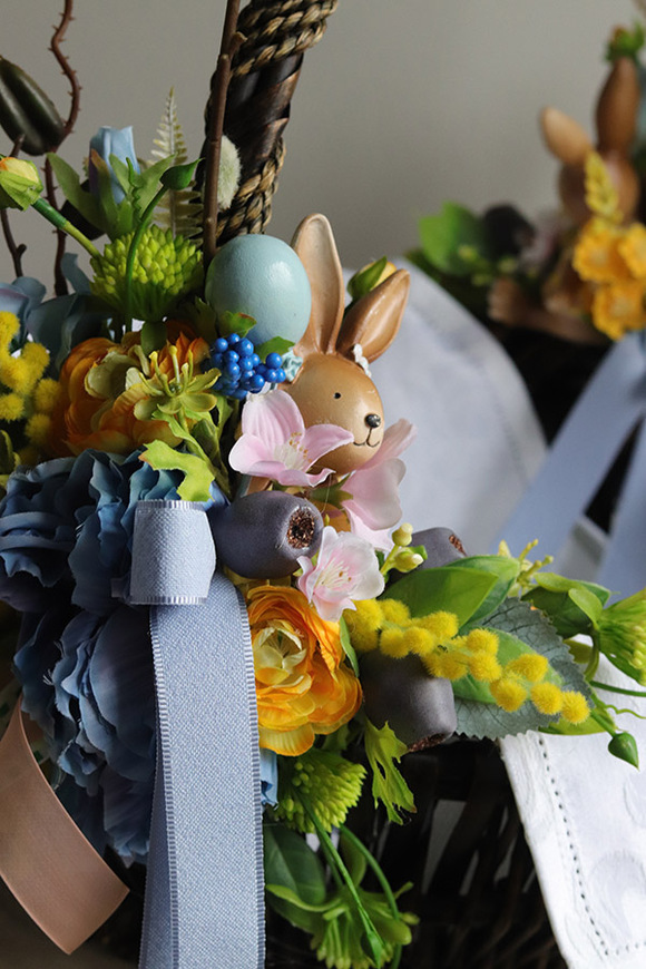 Zające w Domu, duży dekorowany koszyczek wielkanocny