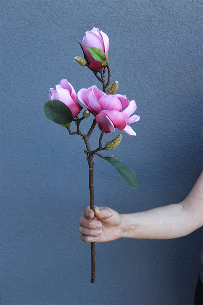 Magnolia, sztuczny kwiat na gałązce, dł.56cm