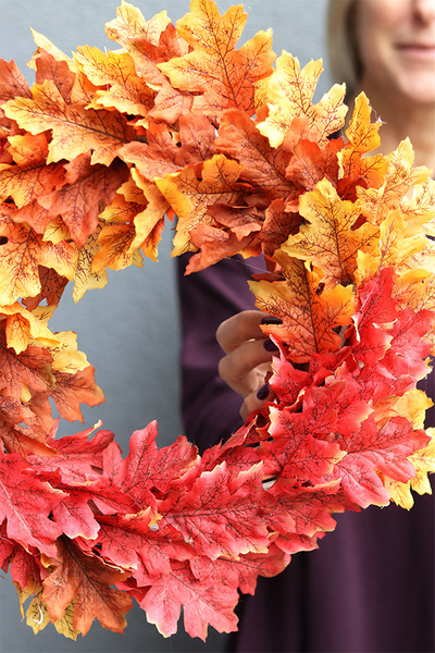 Autumn Vibes, jesienny wianek z kolorowych liści