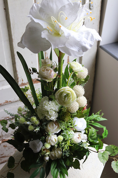 Amarylis Deo 2, kompozycja kwiatowa w srebrnej donicy, wys.65cm 