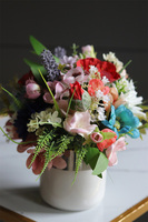 Polska Łąka 2, kompozycja kwiatowa w naczyniu