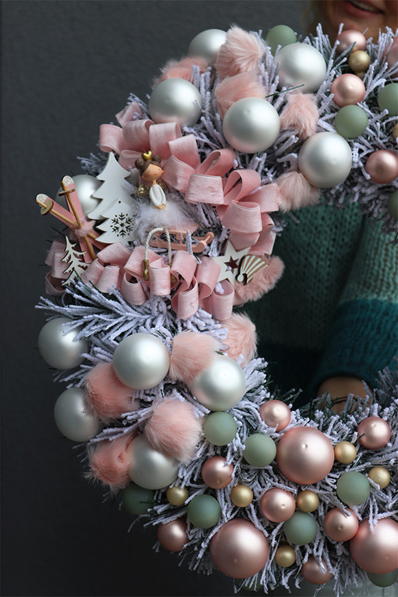 Pudrowa Kraina, świąteczny wianek z konikiem