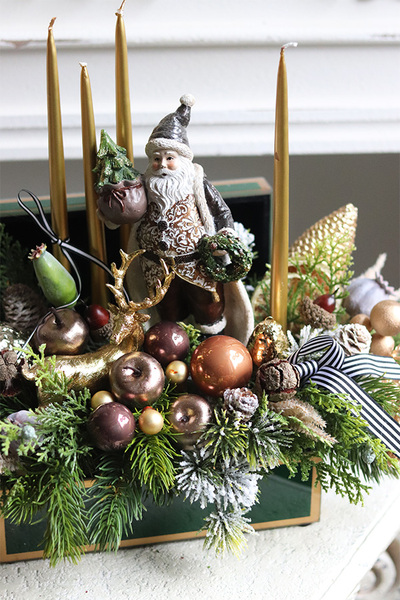 Cristal Deluxe, adwentowy stroik w szkatułce z mikołajem