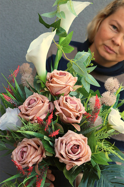 Maria Beige, bukiet nagrobny we wkładzie, dł.70cm