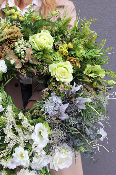 Zielona Przystań 2, bogaty wieniec nagrobny