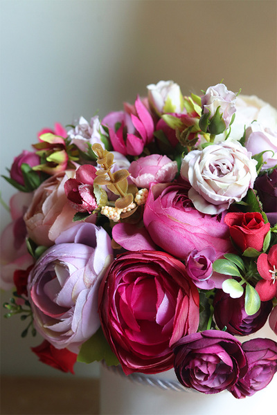 Amarantis, elegancki flowerbox z różowymi kwiatami