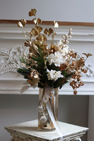 Jerusalem Gold Winter, świąteczny bukiet kwiatów w wazonie