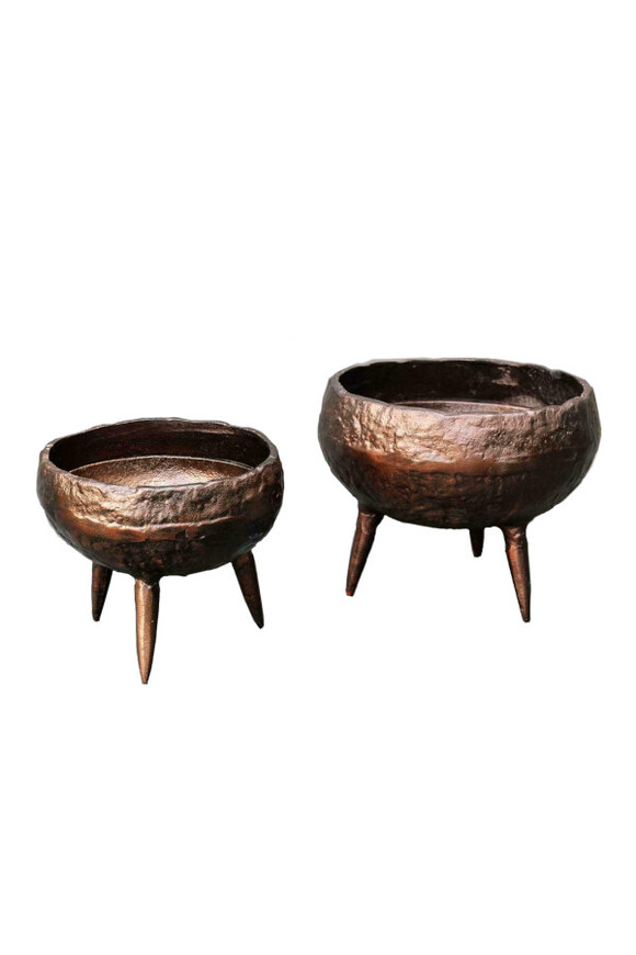 Rustic, metalowa osłonka na nóżkach