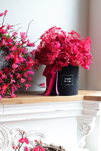 Cecina Magenta, kwiatowy box