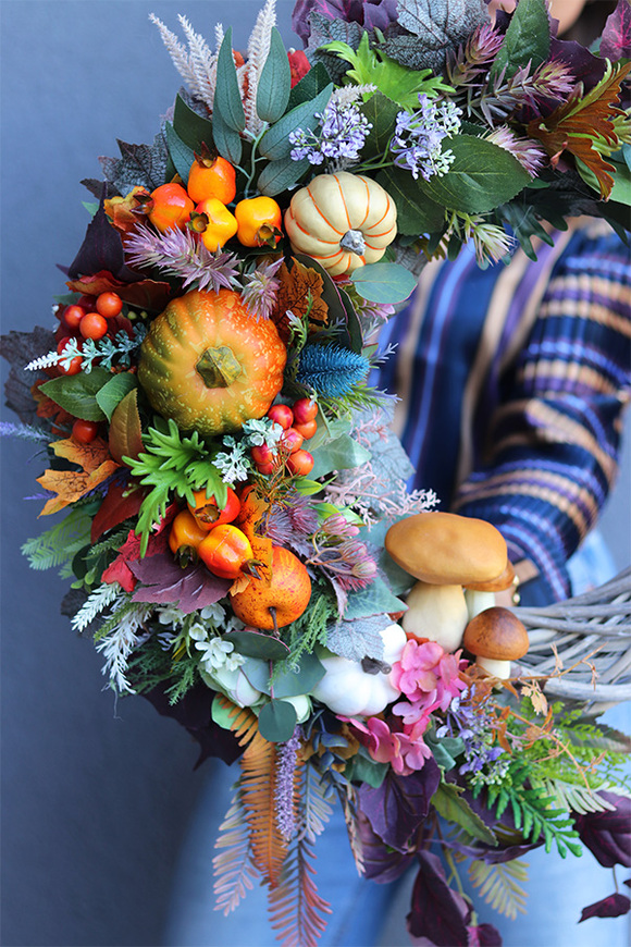Jesienne Zbiory, asymetryczny wianek jesienny z dyniami