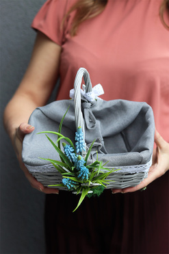 Szafirki, dekorowany koszyczek wielkanocny, wys.20x25x20cm