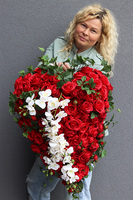 Serce Redulia, bogata wiązanka nagrobna z róż