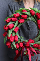 Witaj Wiosno Red 2, wiosenny wianek z tulipanów