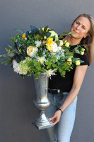 Eveline Silver, kompozycja kwiatowa w pucharze