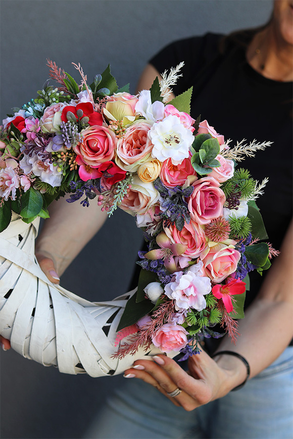 Abelista, wianek z dekoracją kwiatową