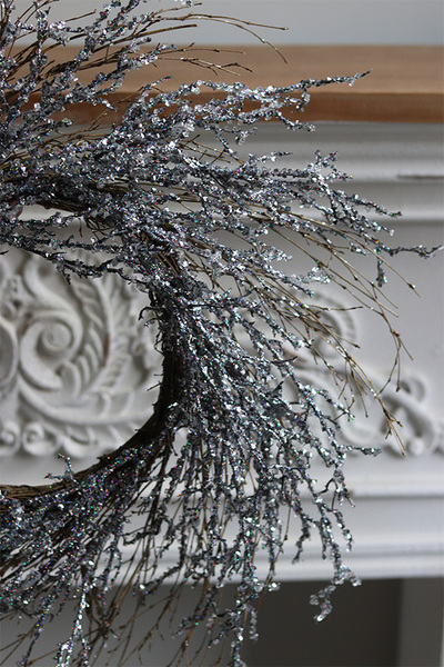 Frozen Woods, zimowy wianek z brokatem, srebrny