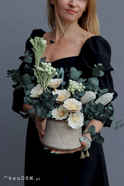 OD RĘKI Toscana, kompozycja kwiatowa w naczyniu na grób, wym.48x44cm 