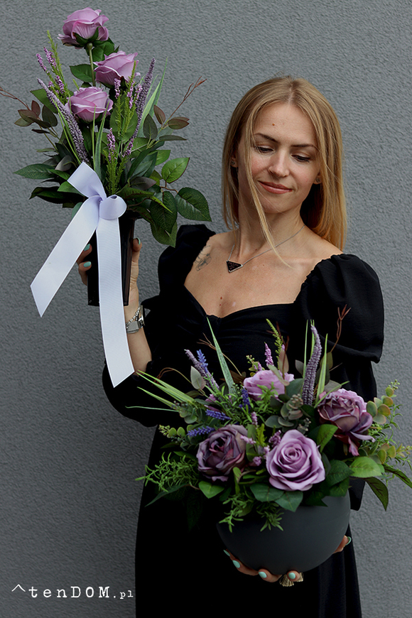 Violet Rose, kompozycja nagrobna w naczyniu