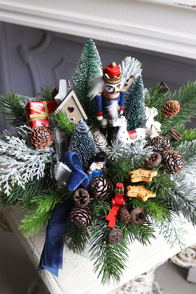 Boy Childhood, flowerbox świąteczny, Dziadek do Orzechów