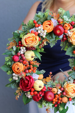 Ogrodowa Orangina 2, jesienny wianek na drzwi z różami, śr.42cm  