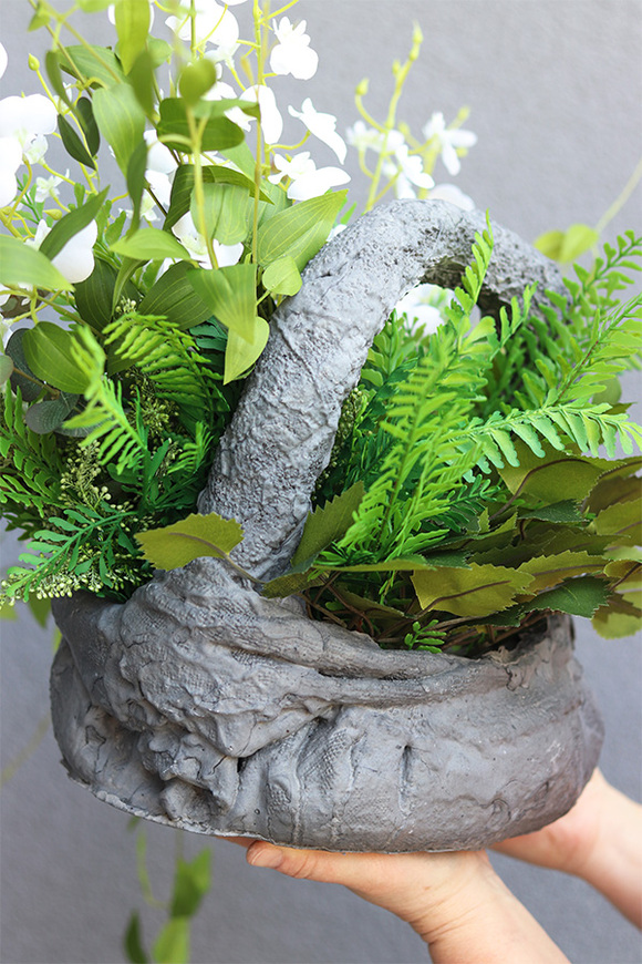 Spring Garden Volcan, asymetryczna kompozycja kwiatowa