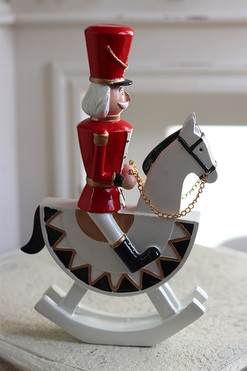 OD RĘKI Wiśta Wio, świąteczna figurka dziadek do orzechów na koniku, wys.29cm