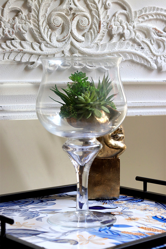 Glass Betty, szklany świecznik na nodze