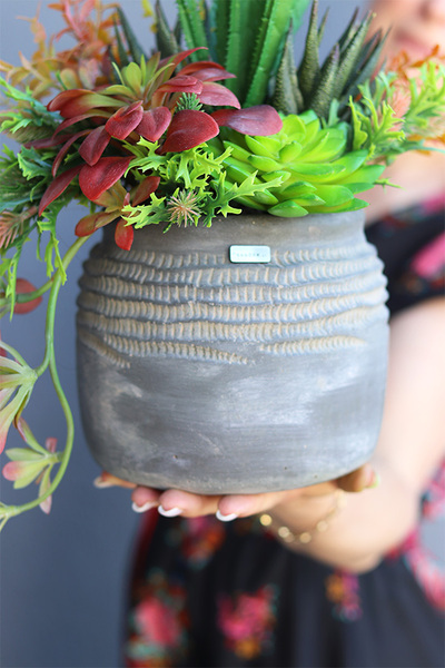 City Life, kompozycja sukulenty w donicy etno, wys.33cm