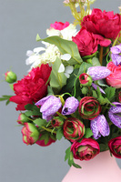 La Guel Pink Flowers, kompozycja kwiatowa w wazonie