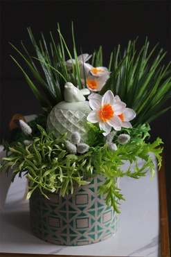 Bird in Flowers, stroik wielkanocny z ptaszkiem, wys.23cm 