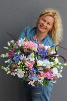 Czarująca Wiosna Nova, kompozycja kwiatowa, wym.52x60cm 