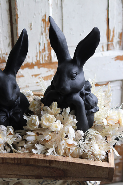 Black Easter Modern, stroik wielkanocny na tacy