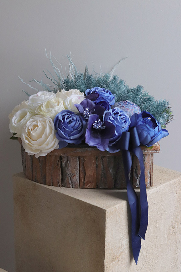 Blue Heart, kompozycja nagrobna w kształcie serca