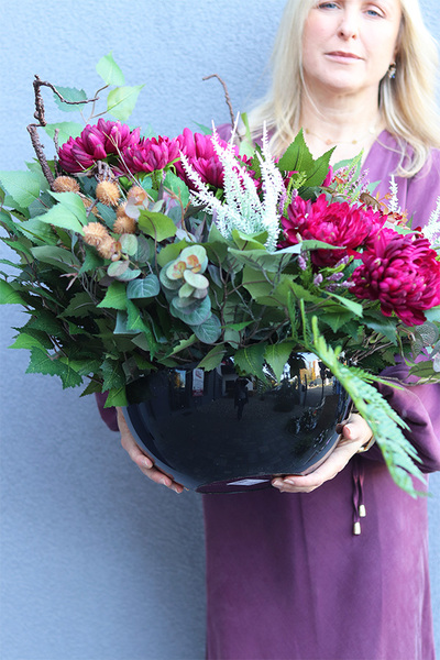 Chryzantemy Bordo, kompozycja nagrobna w naczyniu